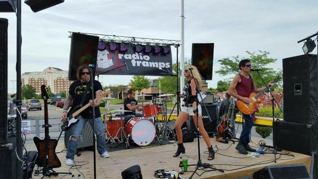 Quaker Steak & Lube Polaris and RadioTramps